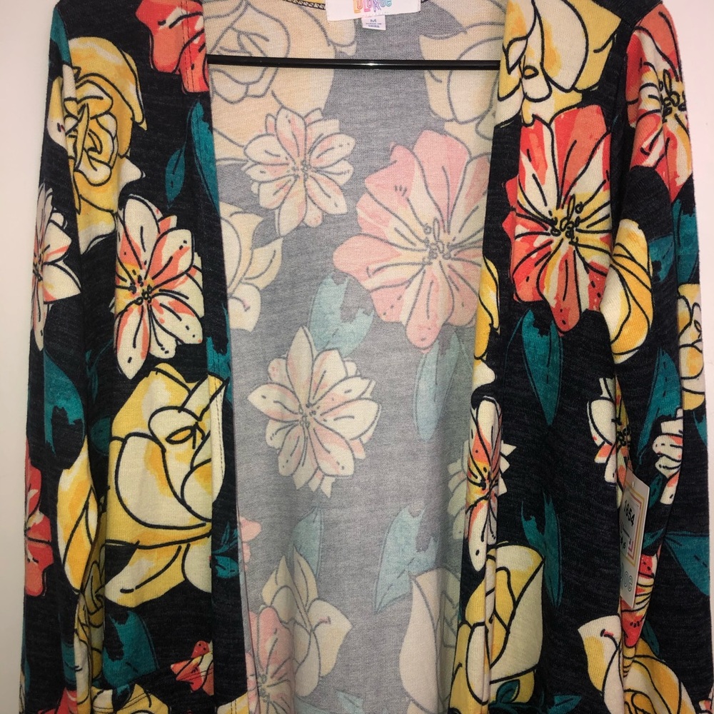 🆕LulaRoe Sarah (cardigan)